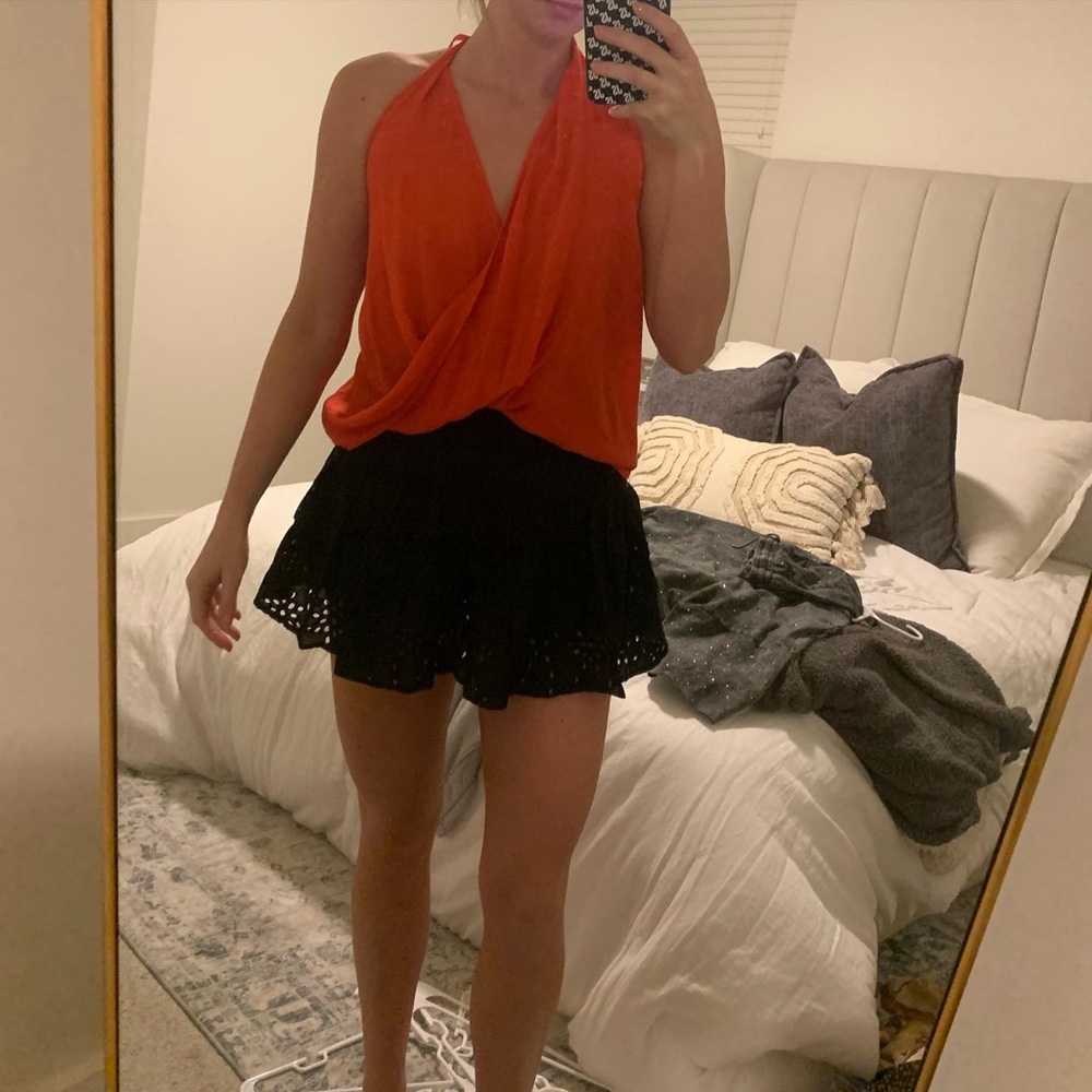 Large halter top - Picture 2 of 3
